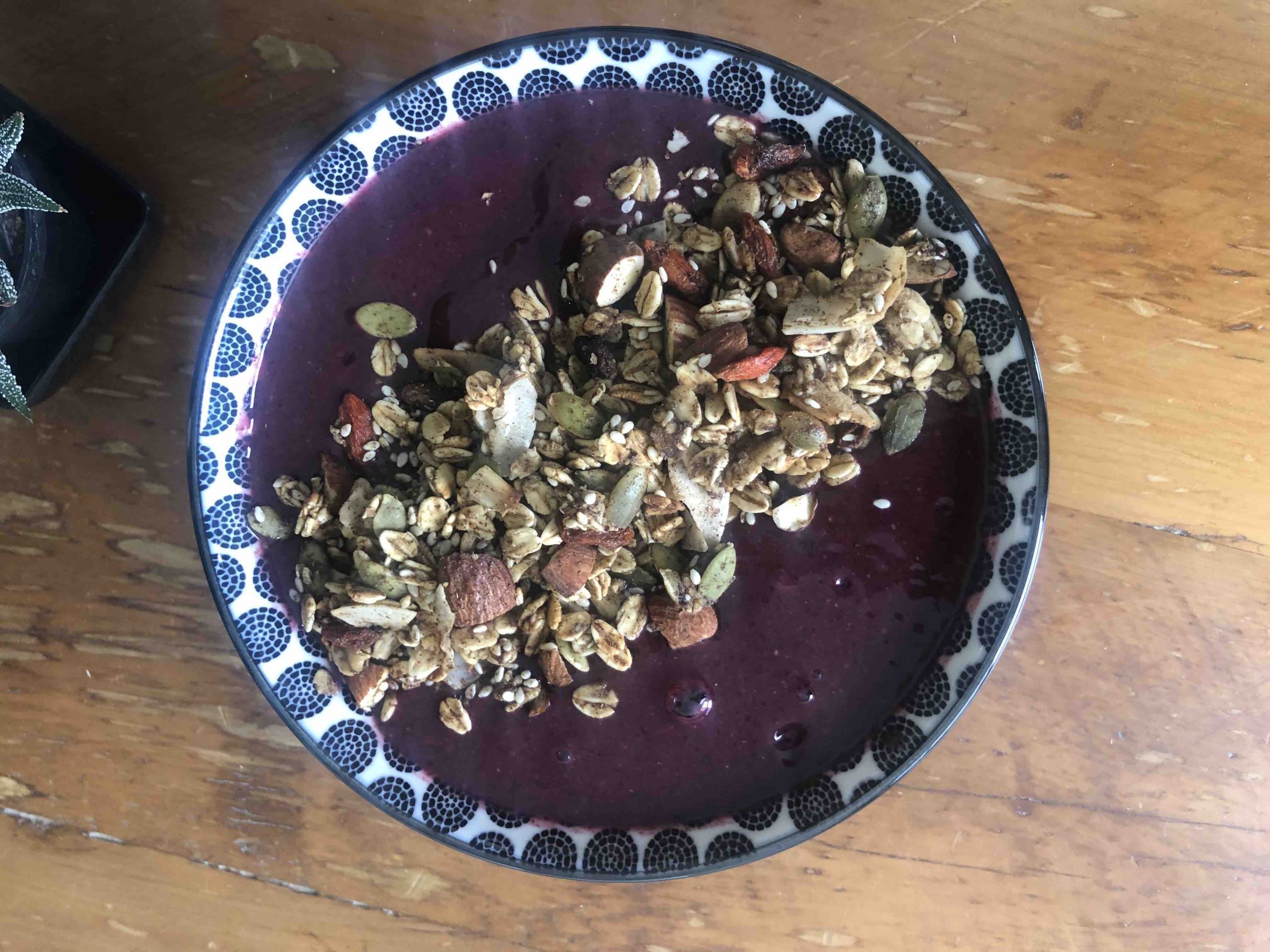 smoothie bowl with granola topping